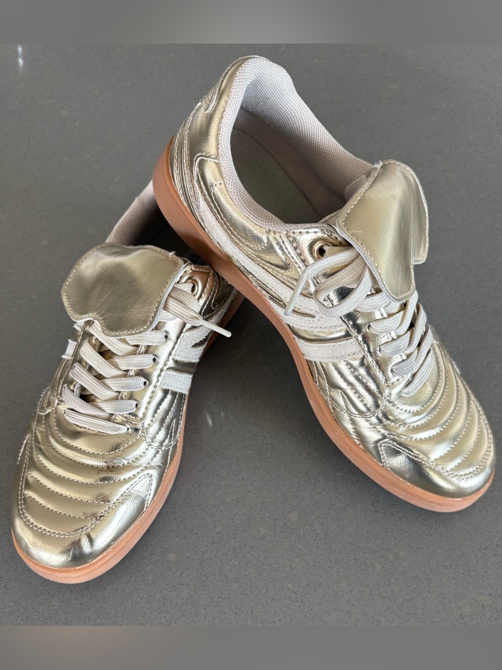 LIKE NEW Steve Madden Women’s Madrid Gold Metallic Women's Lace-Up Sneakers